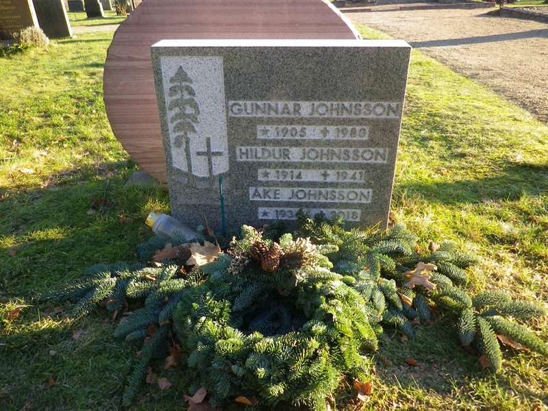 Grave number: VI C    25, 26