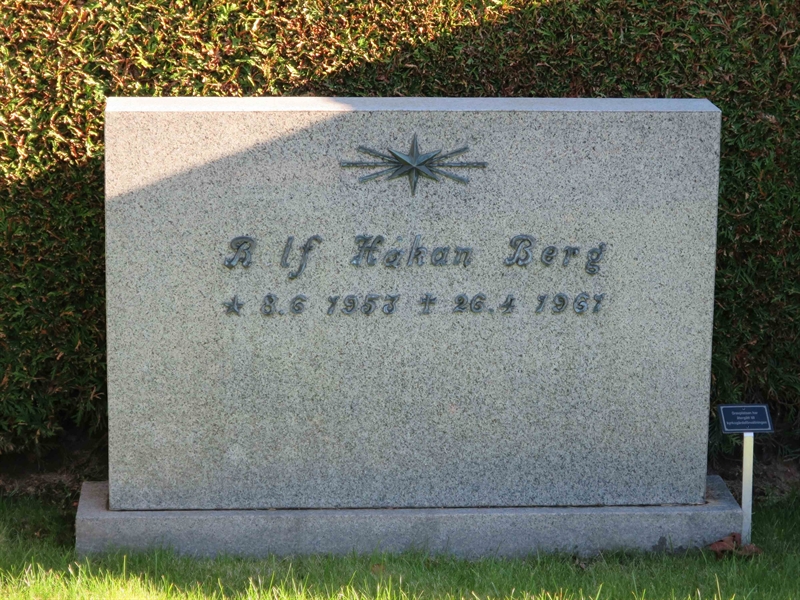 Grave number: HÖB 49    17