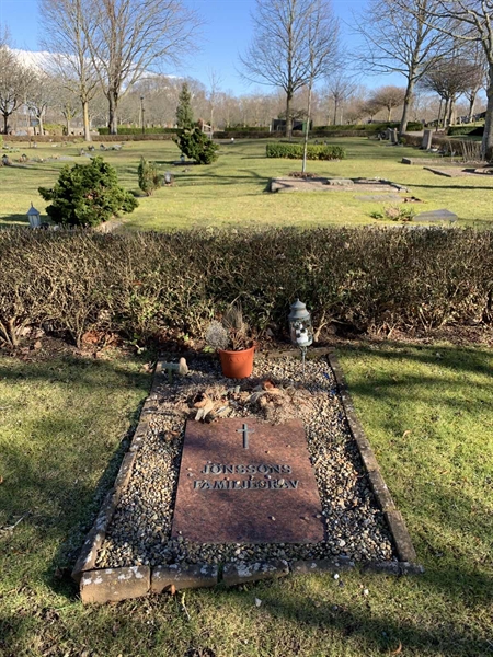 Grave number: SÖ G    52, 53, 54