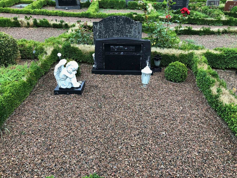 Grave number: Kå 40    34, 35