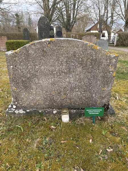 Grave number: LO 10, 11