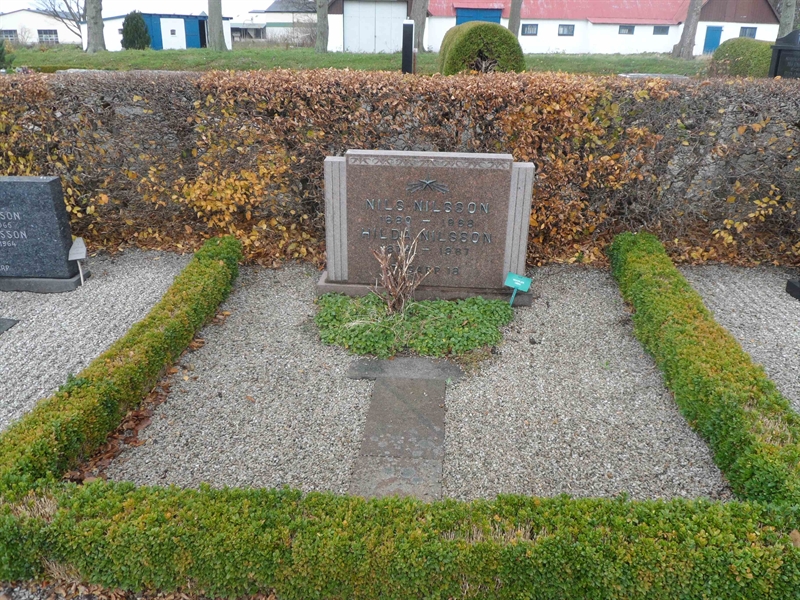 Grave number: ÖTN NMK12    13, 14