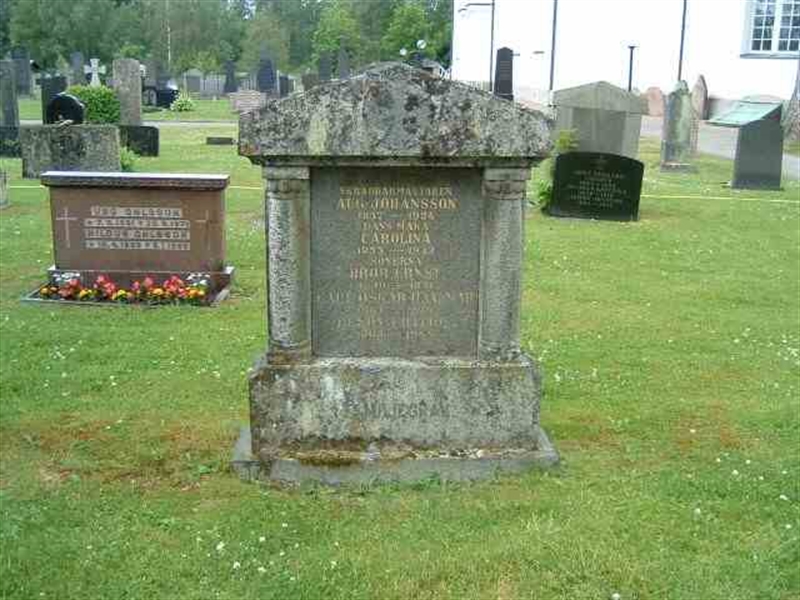 Grave number: 01 E   174, 175, 176