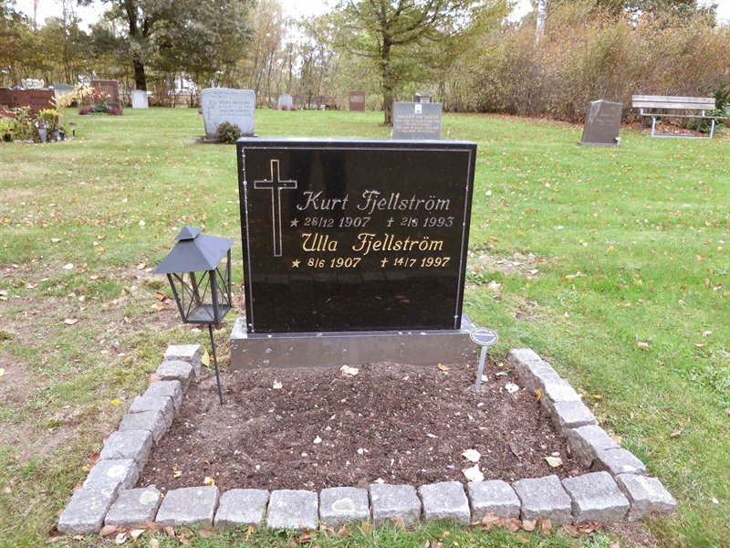 Grave number: HNB I    52