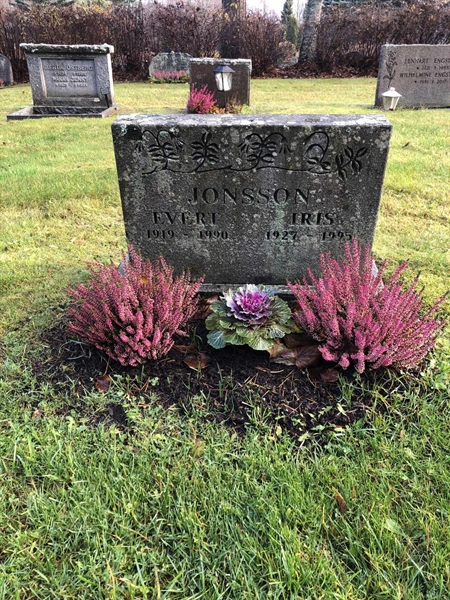 Grave number: 1 B1   143-144