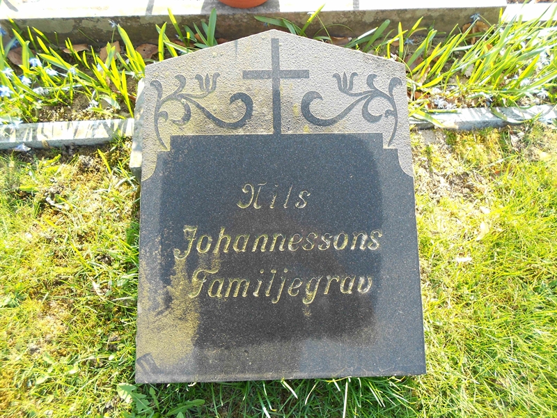 Grave number: NÅ G4    93, 94