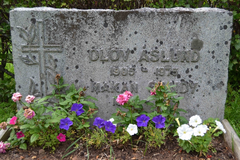 Grave number: 2 D   279A