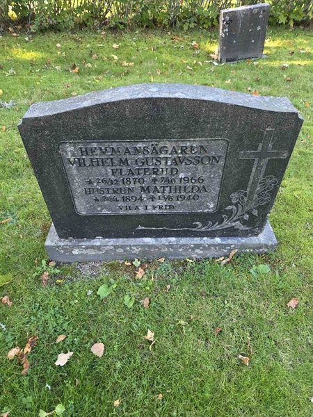 Grave number: T A E   955-956