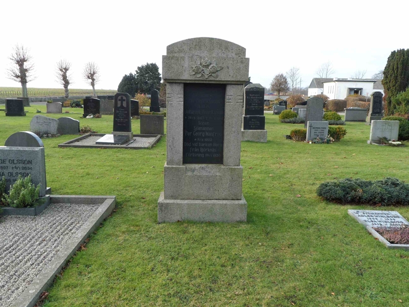 Grave number: 2 01   907