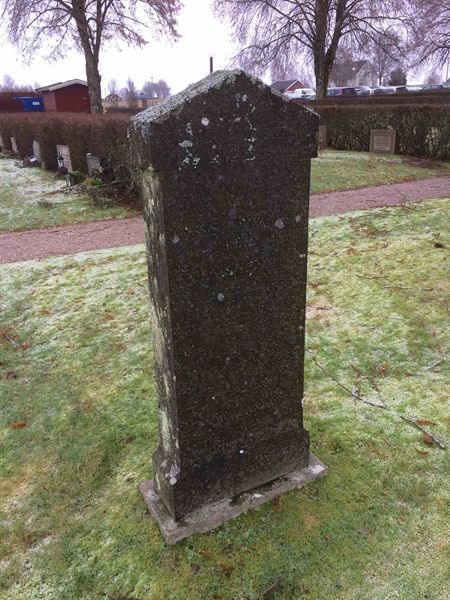 Grave number: Ma N 1   235