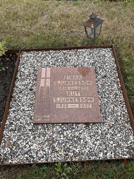 Grave number: NK XV:u    84