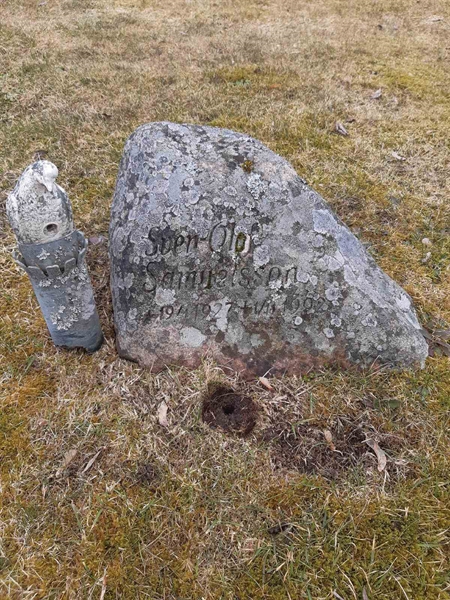 Grave number: F V C 322-323