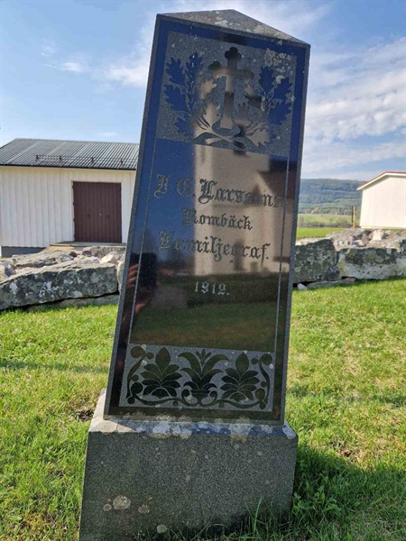 Grave number: 501 03 67-69