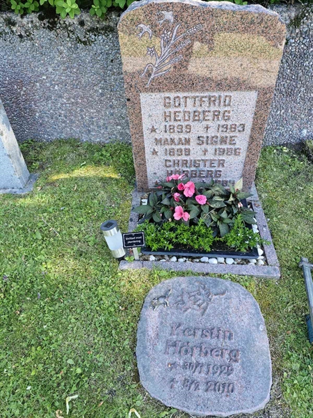 Hautatunnus: 1 URNLU B17
