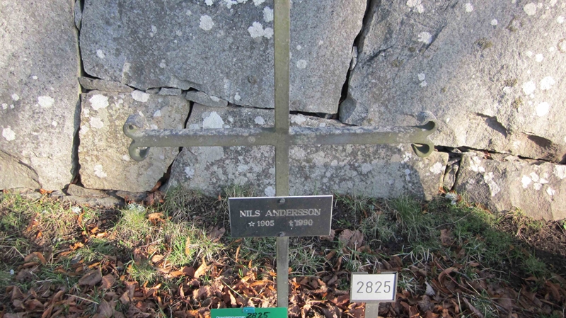 Grave number: KG G  2825