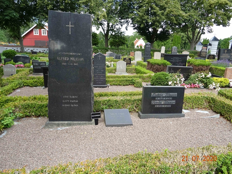 Grave number: NK 1 DI    11, 12, 13, 14