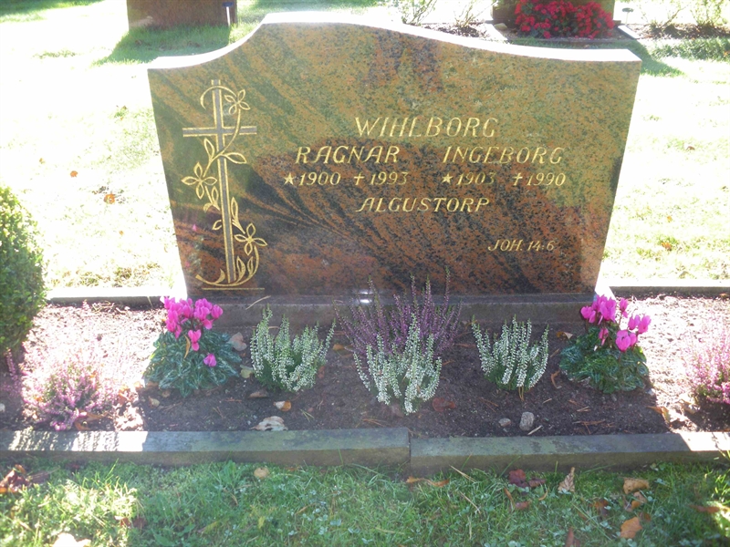 Grave number: SB 39    36, 37