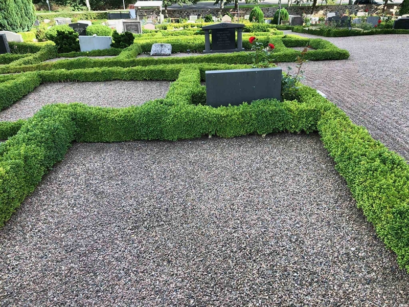 Grave number: Kå 13     9, 10