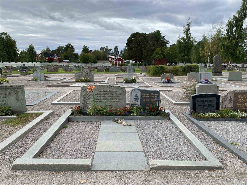 Grave number: 2 07   157