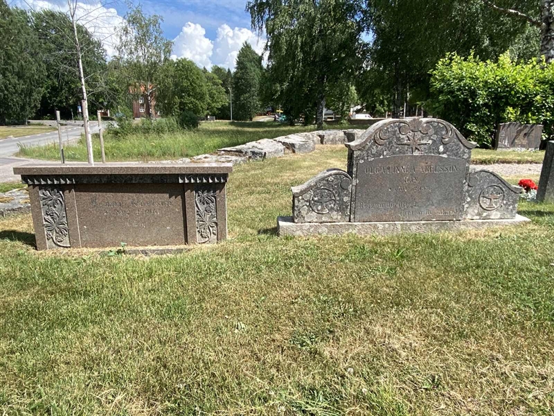 Grave number: 8 1 01    77-79