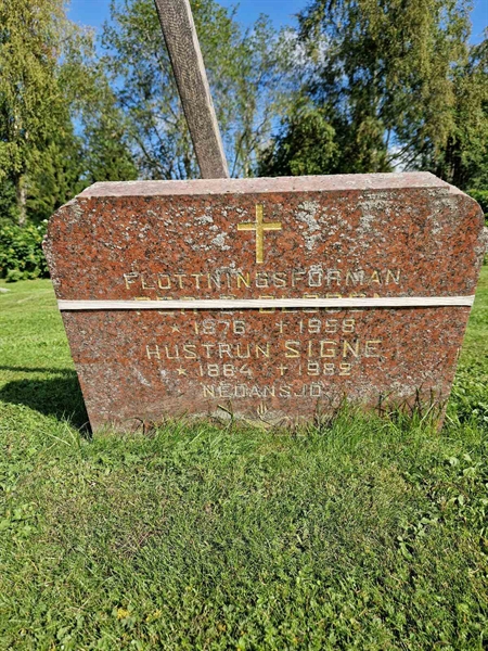 Grave number: 451 18 42