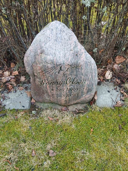 Grave number: Ho E 130-132