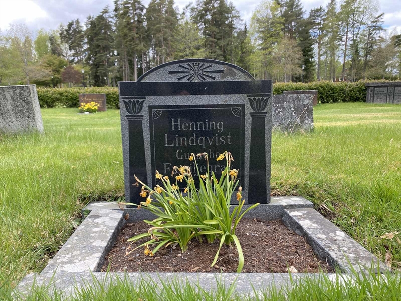 Grave number: 1 04 66, 67