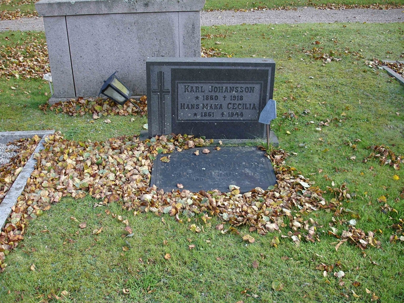 Grave number: HK C   181, 182
