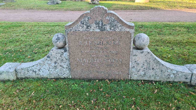 Grave number: M G 13 34-35