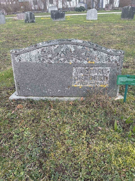 Grave number: E E 134, 135