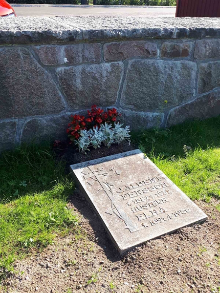 Gravnummer: NK F G   271