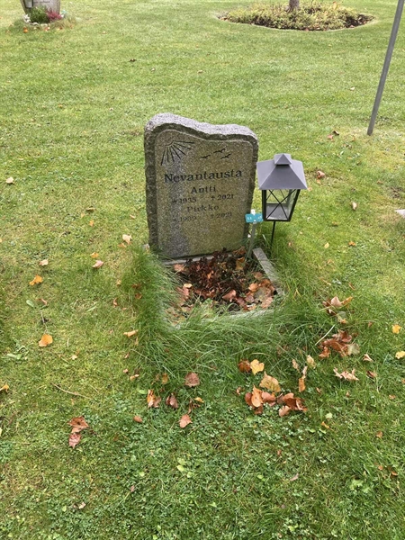 Grave number: 1 3 L1    47