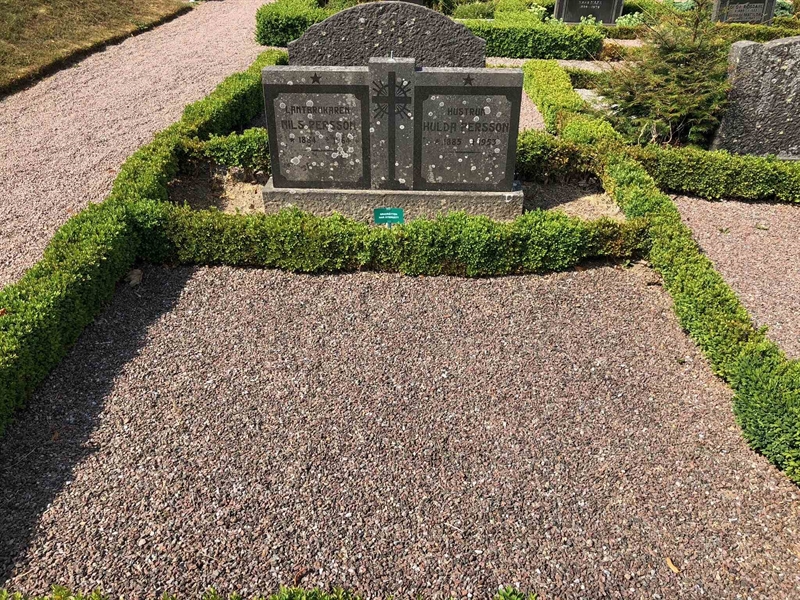 Grave number: Ko 05    42, 43