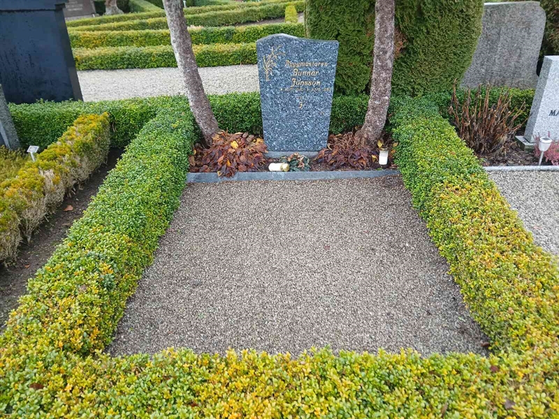 Grave number: Si J    68