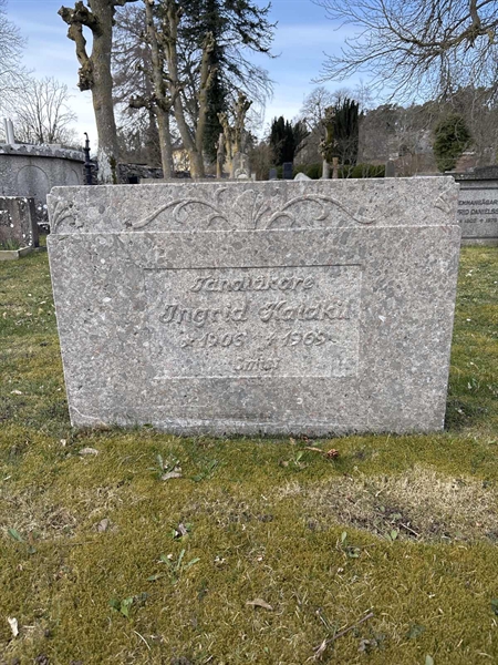 Grave number: LI 152