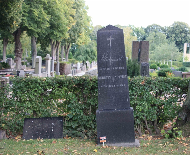 Grave number: Ö SSÄ   317, 318