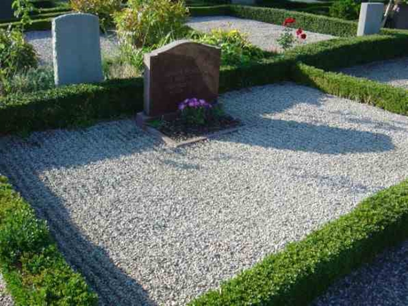 Grave number: Bo E    58-59