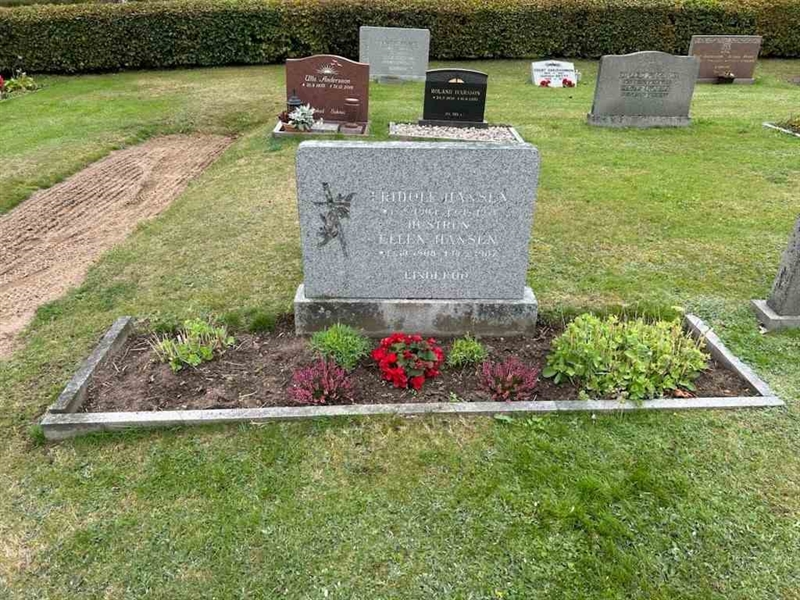 Grave number: L N E 62, 63