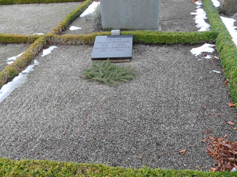 Grave number: 2 01  1565