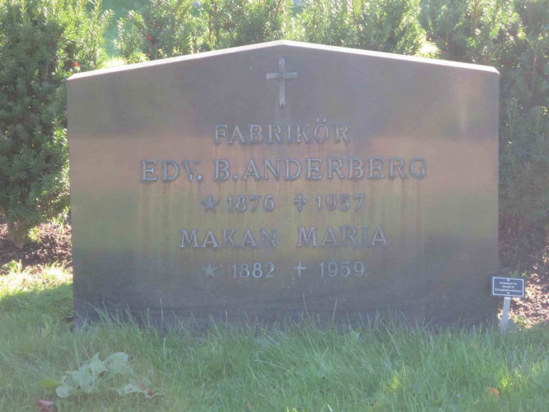 Grave number: HÖB 57     3