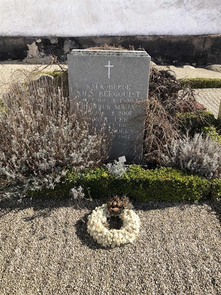 Grave number: FR 2B   113