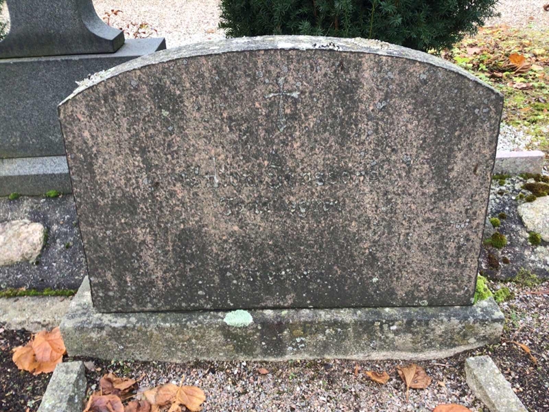 Grave number: LM 3 20  034