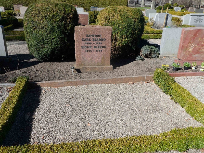 Grave number: 1 13    69
