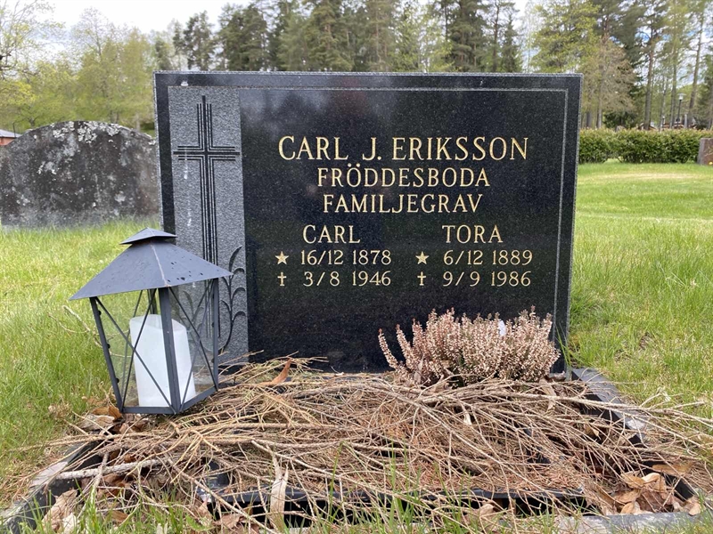 Grave number: 1 04 60, 61