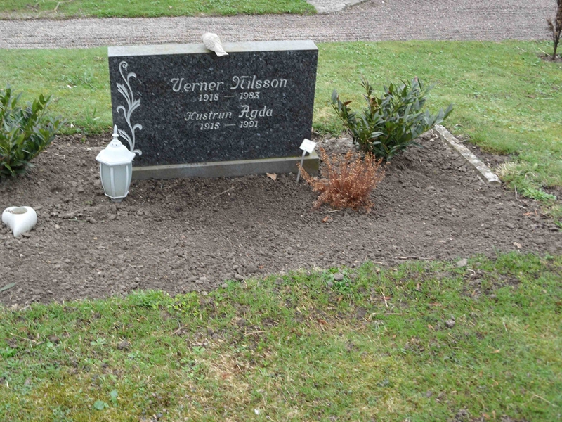 Grave number: VK E    11