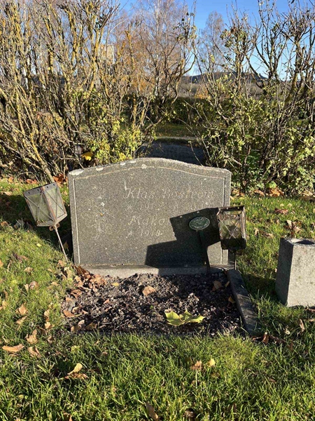 Gravnummer: 3084 J    69-70