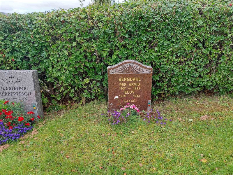 Grave number: K K    31
