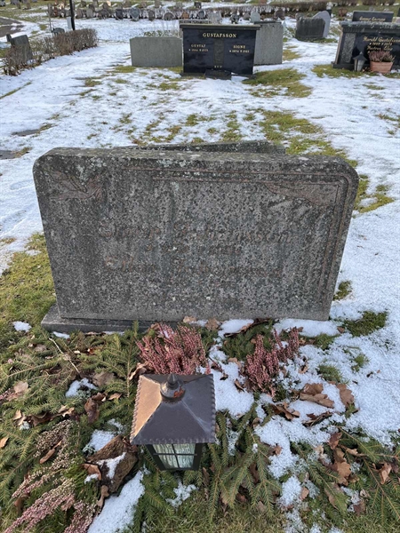 Grave number: Lax mell Kv4 134+135