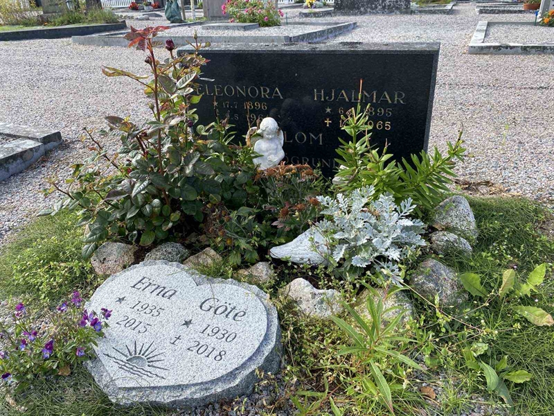 Grave number: 2 06   130