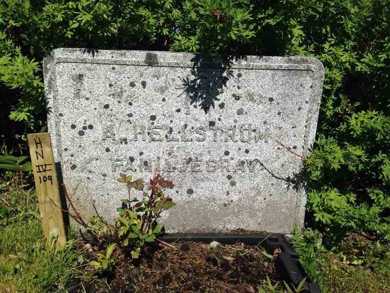 Grave number: HN IV   109